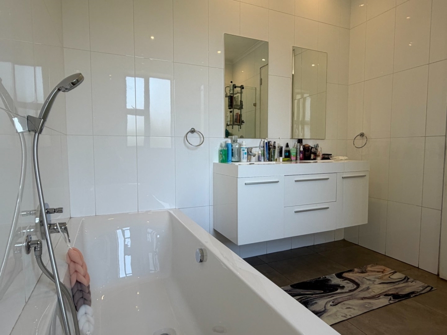 3 Bedroom Property for Sale in Queenswood Gauteng