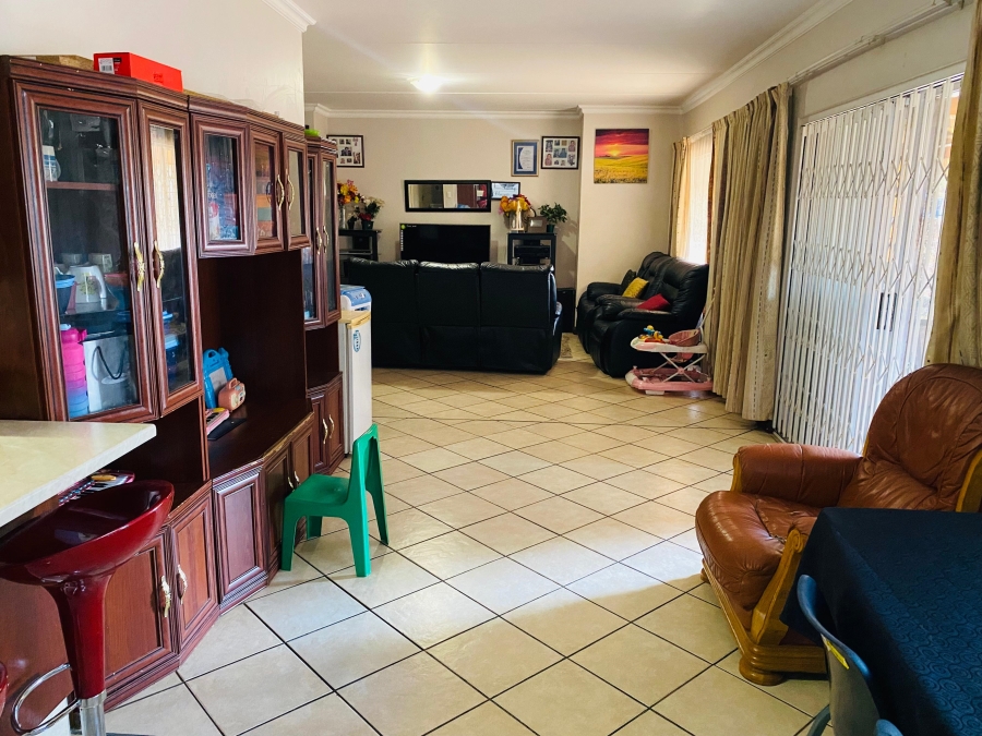 3 Bedroom Property for Sale in Willow Park Manor Gauteng