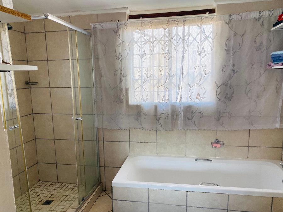 3 Bedroom Property for Sale in Willow Park Manor Gauteng