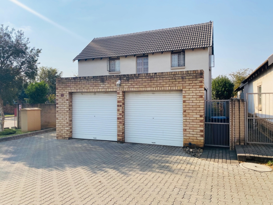 3 Bedroom Property for Sale in Willow Park Manor Gauteng