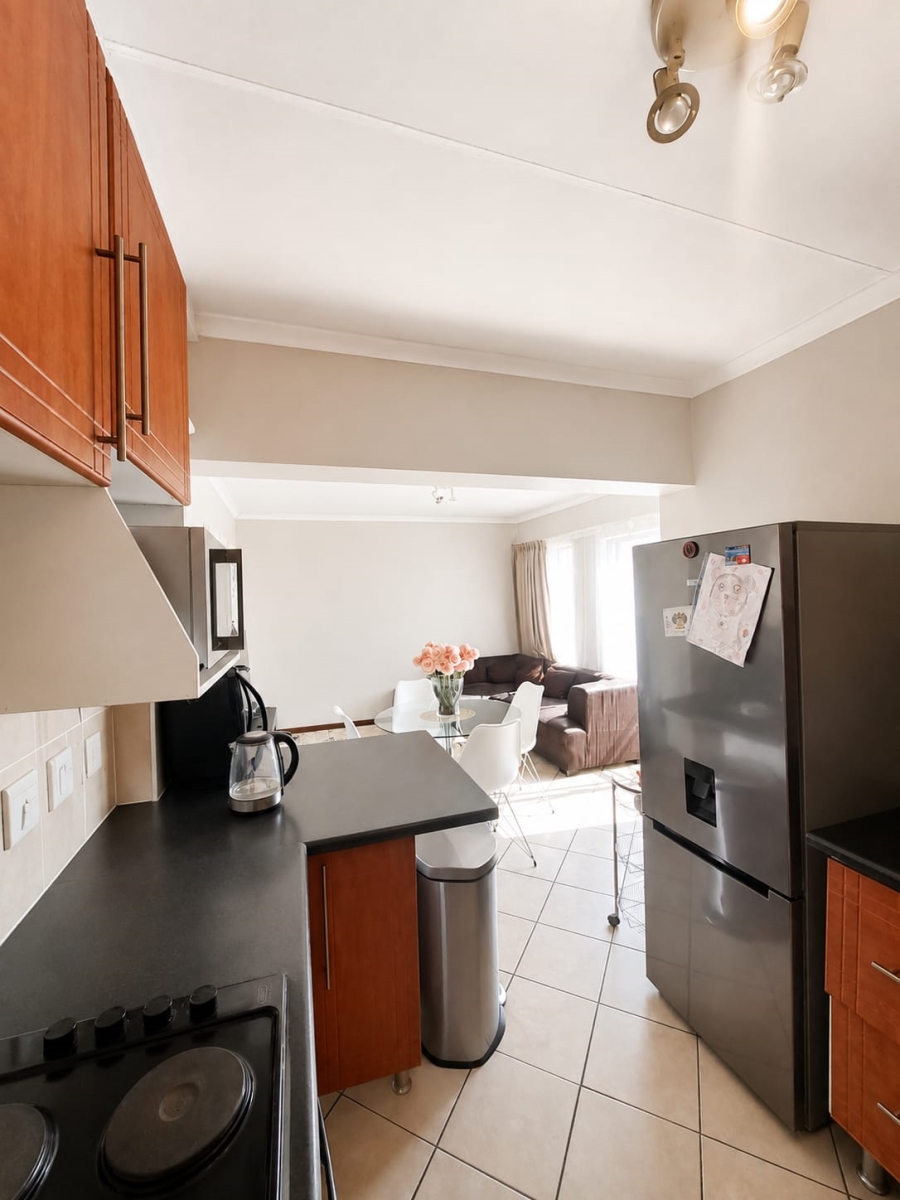 2 Bedroom Property for Sale in Erand Gardens Gauteng