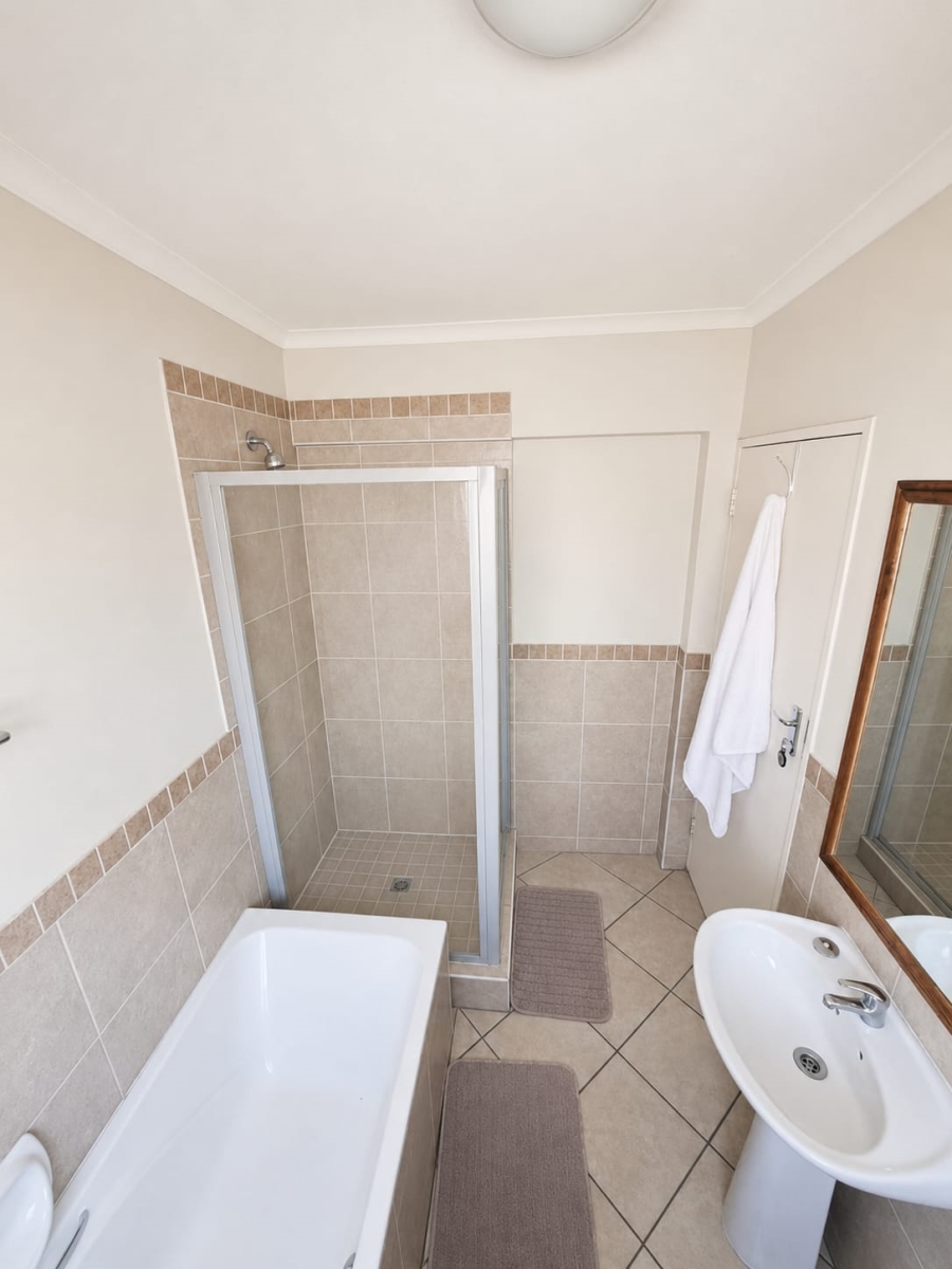 2 Bedroom Property for Sale in Erand Gardens Gauteng