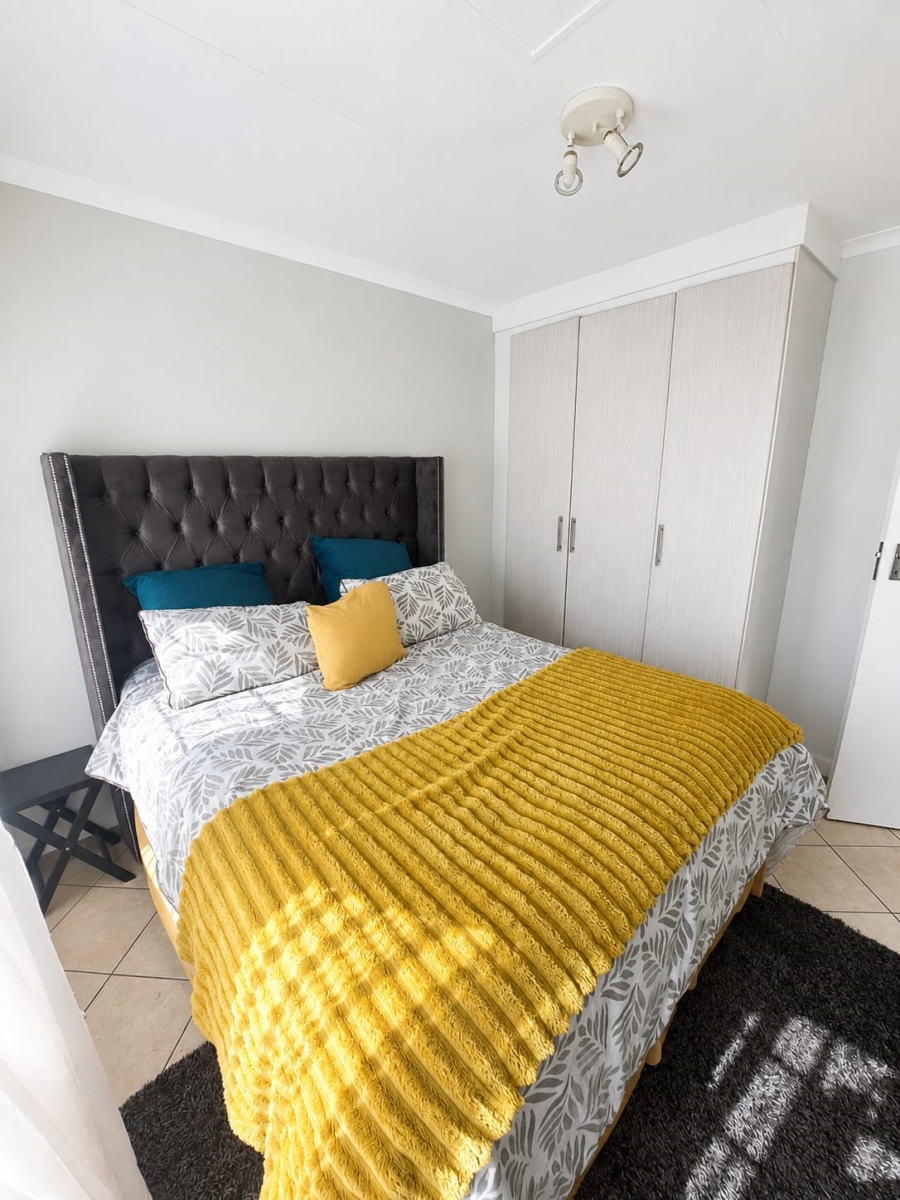2 Bedroom Property for Sale in Erand Gardens Gauteng