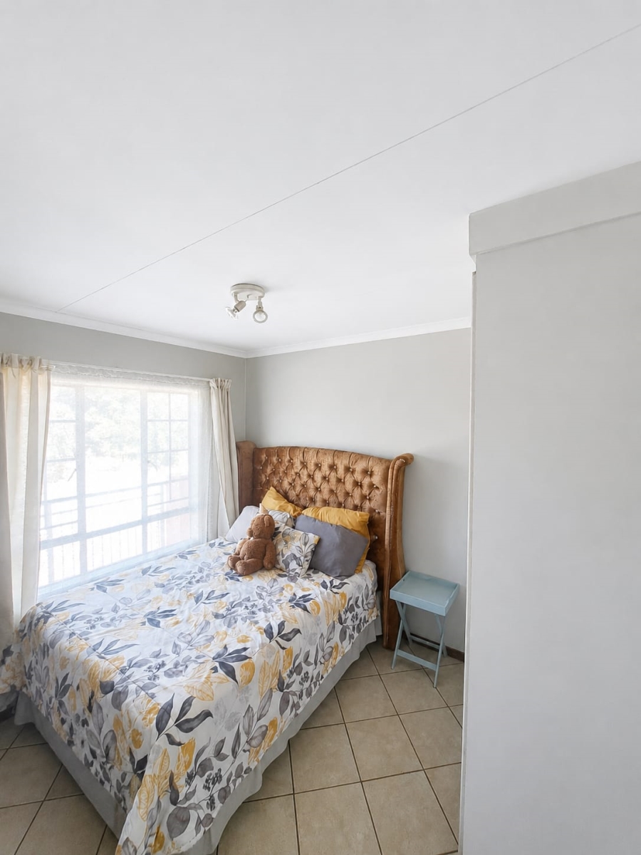2 Bedroom Property for Sale in Erand Gardens Gauteng