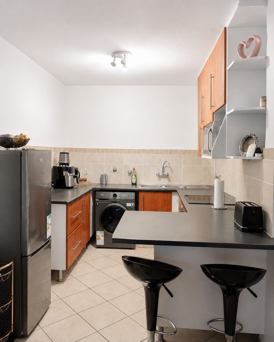 2 Bedroom Property for Sale in Erand Gardens Gauteng