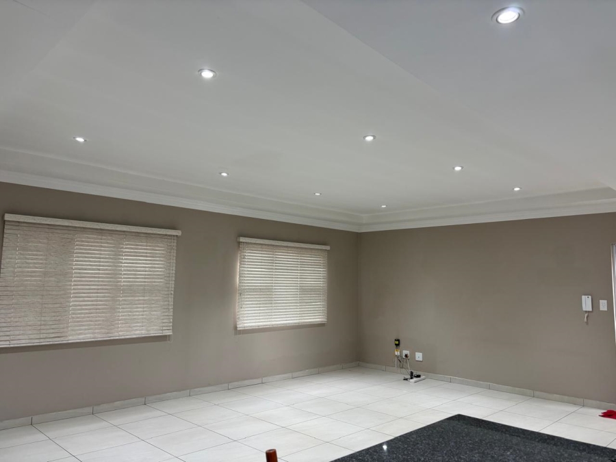 To Let 2 Bedroom Property for Rent in Waverley Gauteng