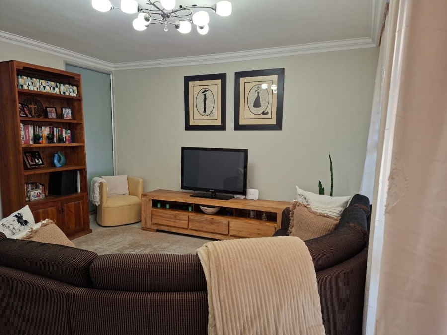 3 Bedroom Property for Sale in Robindale Gauteng