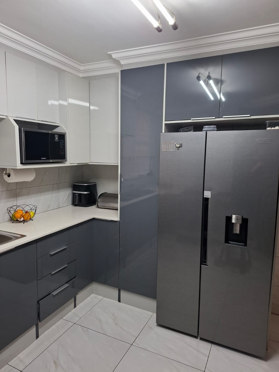 3 Bedroom Property for Sale in Robindale Gauteng