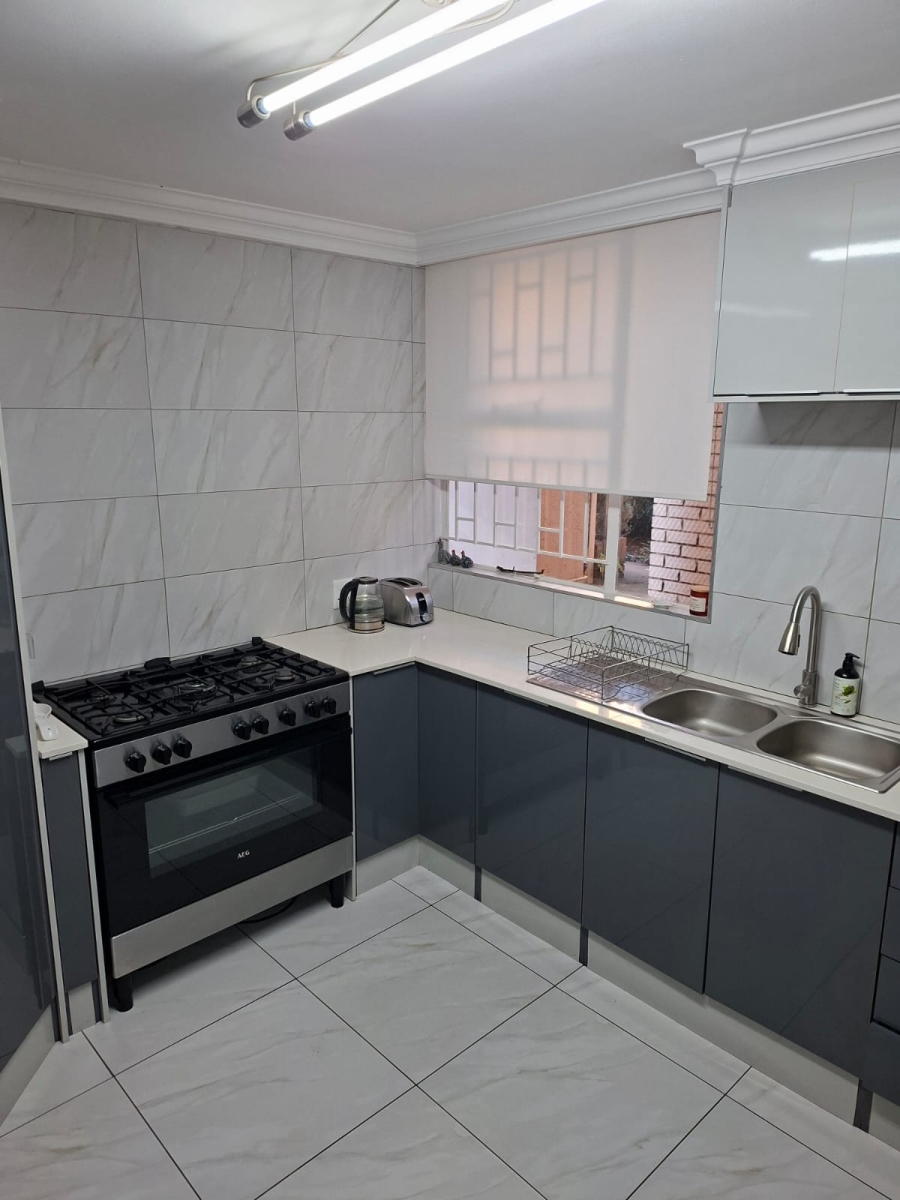 3 Bedroom Property for Sale in Robindale Gauteng