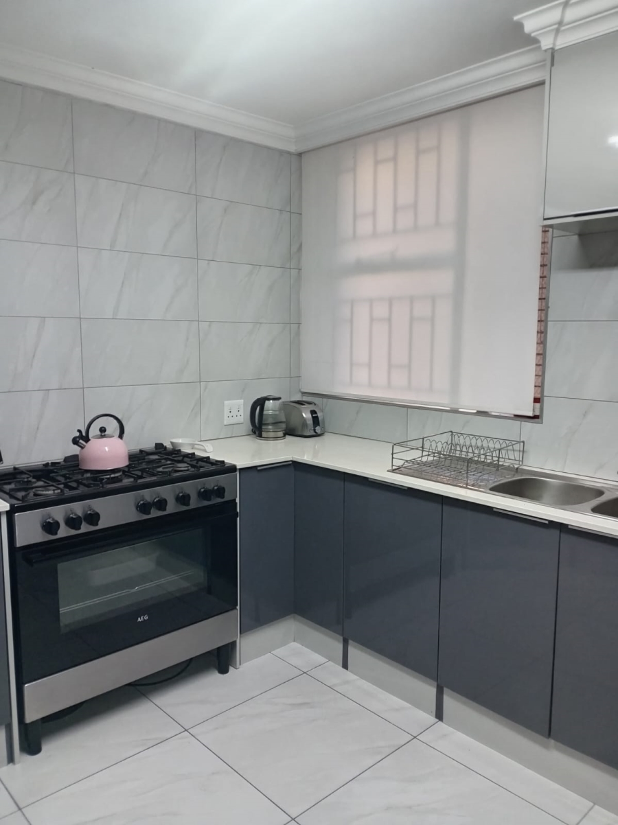 3 Bedroom Property for Sale in Robindale Gauteng