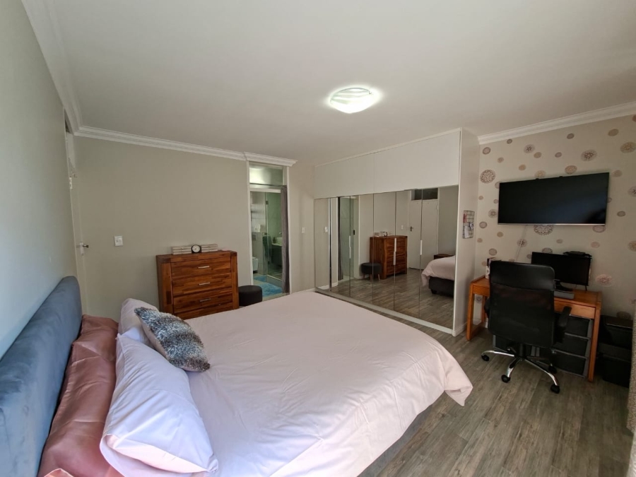 3 Bedroom Property for Sale in Robindale Gauteng