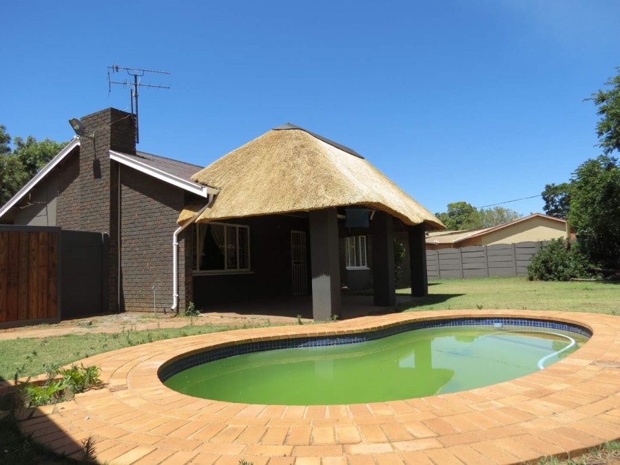 To Let 3 Bedroom Property for Rent in Impala Park Gauteng