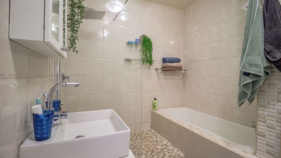 2 Bedroom Property for Sale in Bedford Gardens Gauteng