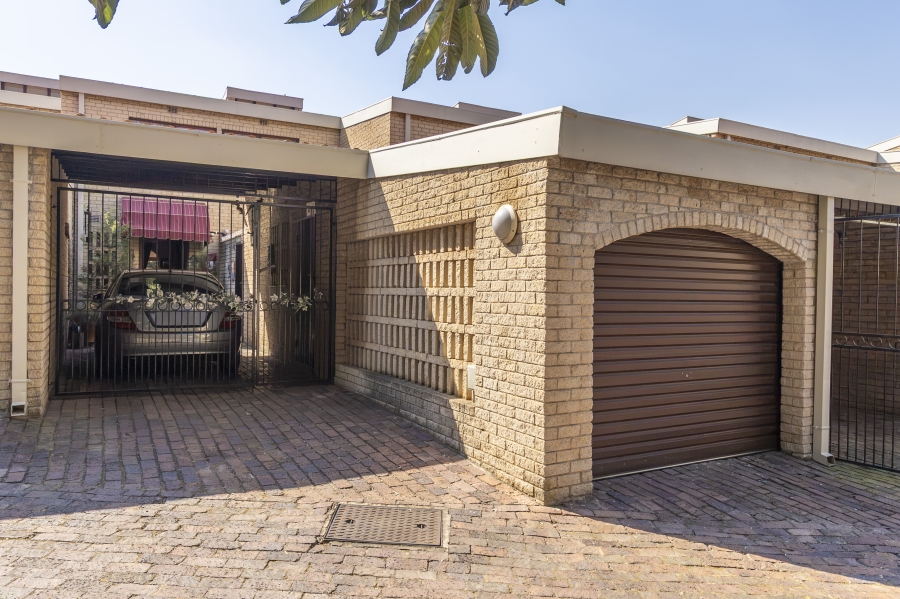 3 Bedroom Property for Sale in Bryanston Gauteng