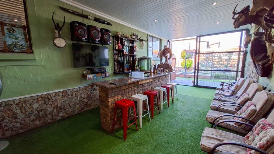 5 Bedroom Property for Sale in Summer Place Estate Gauteng