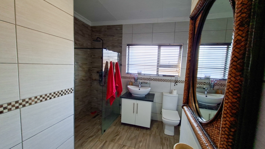 5 Bedroom Property for Sale in Summer Place Estate Gauteng