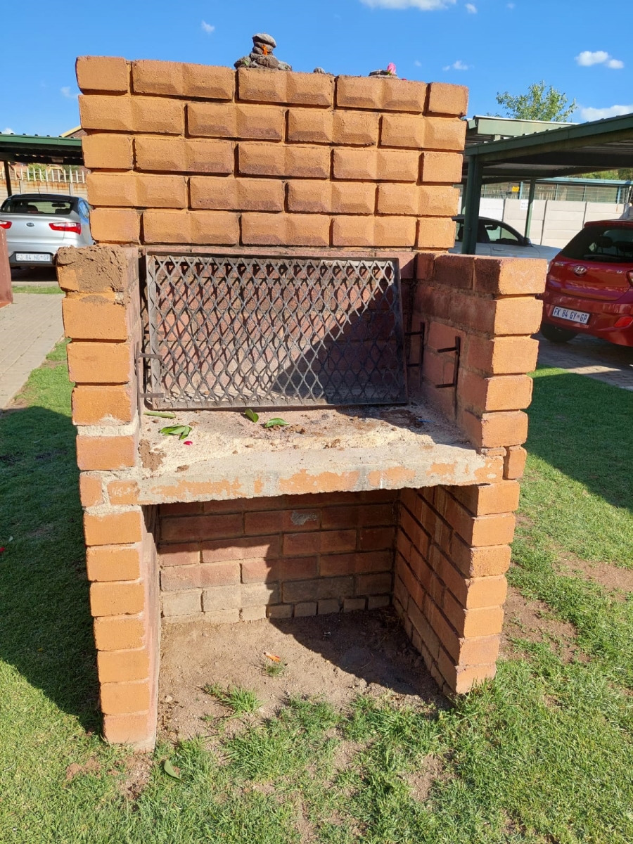2 Bedroom Property for Sale in Norkem Park Gauteng