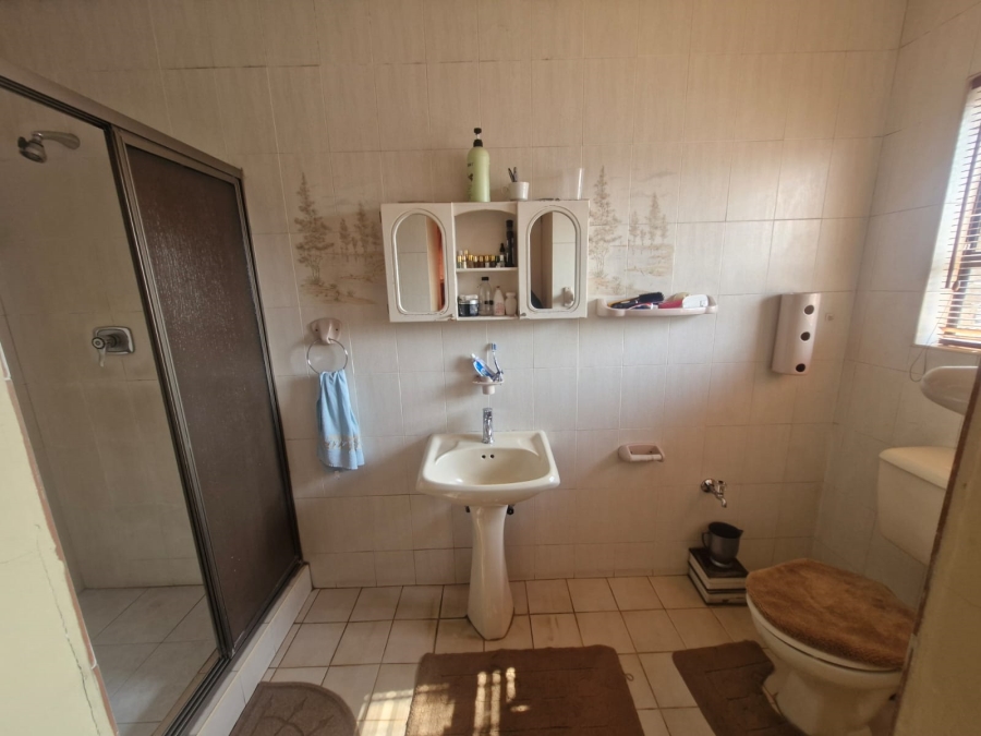 5 Bedroom Property for Sale in Actonville Gauteng