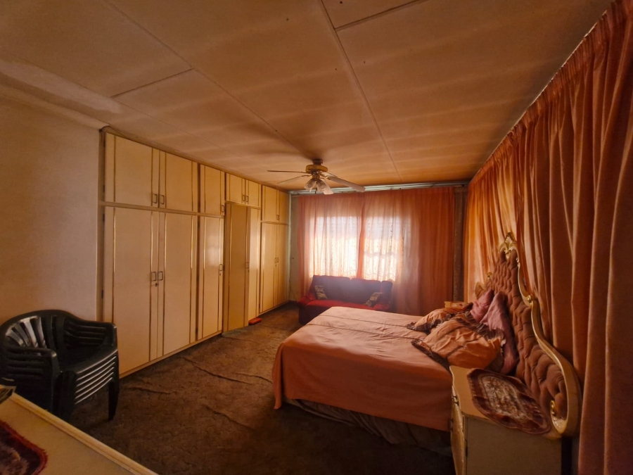 5 Bedroom Property for Sale in Actonville Gauteng