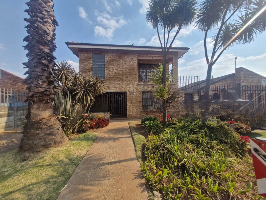 5 Bedroom Property for Sale in Actonville Gauteng