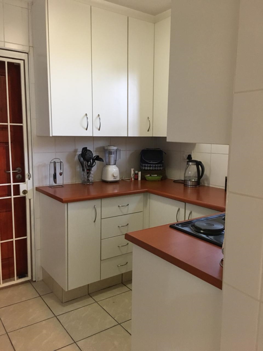 To Let 1 Bedroom Property for Rent in Sydenham Gauteng