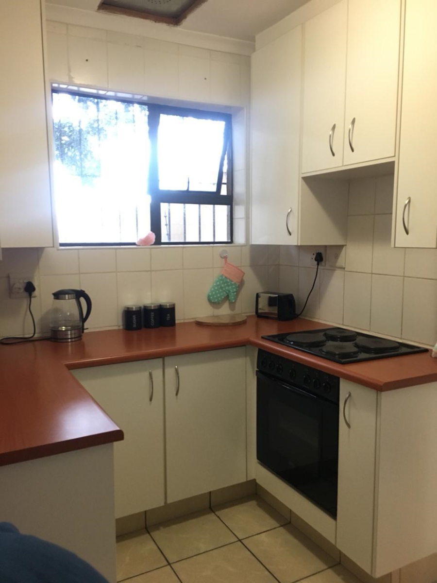 To Let 1 Bedroom Property for Rent in Sydenham Gauteng