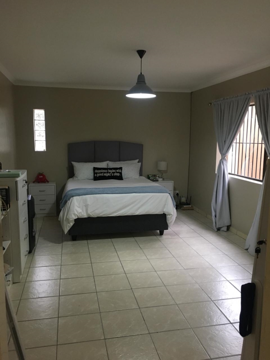 To Let 1 Bedroom Property for Rent in Sydenham Gauteng
