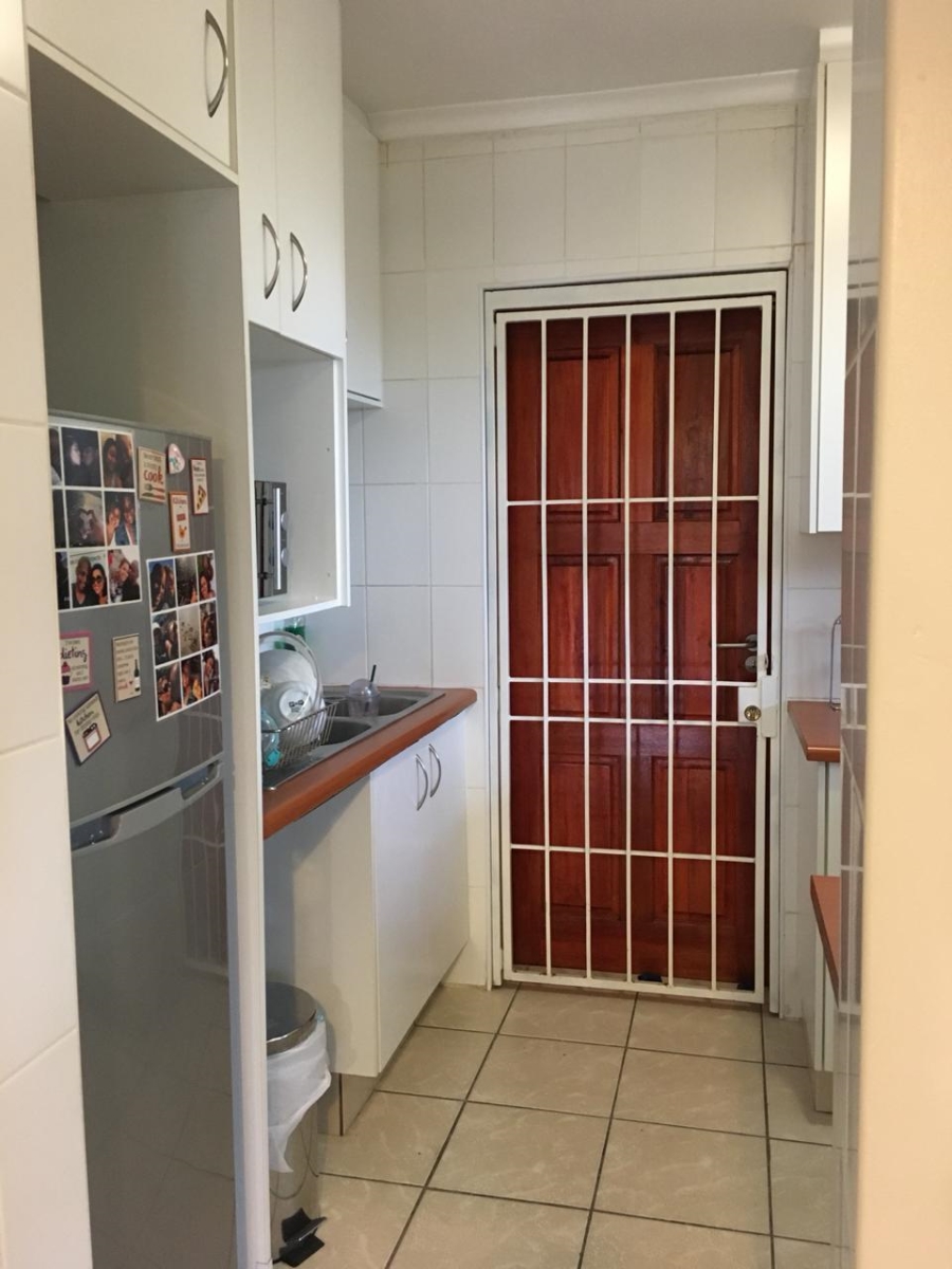 To Let 1 Bedroom Property for Rent in Sydenham Gauteng