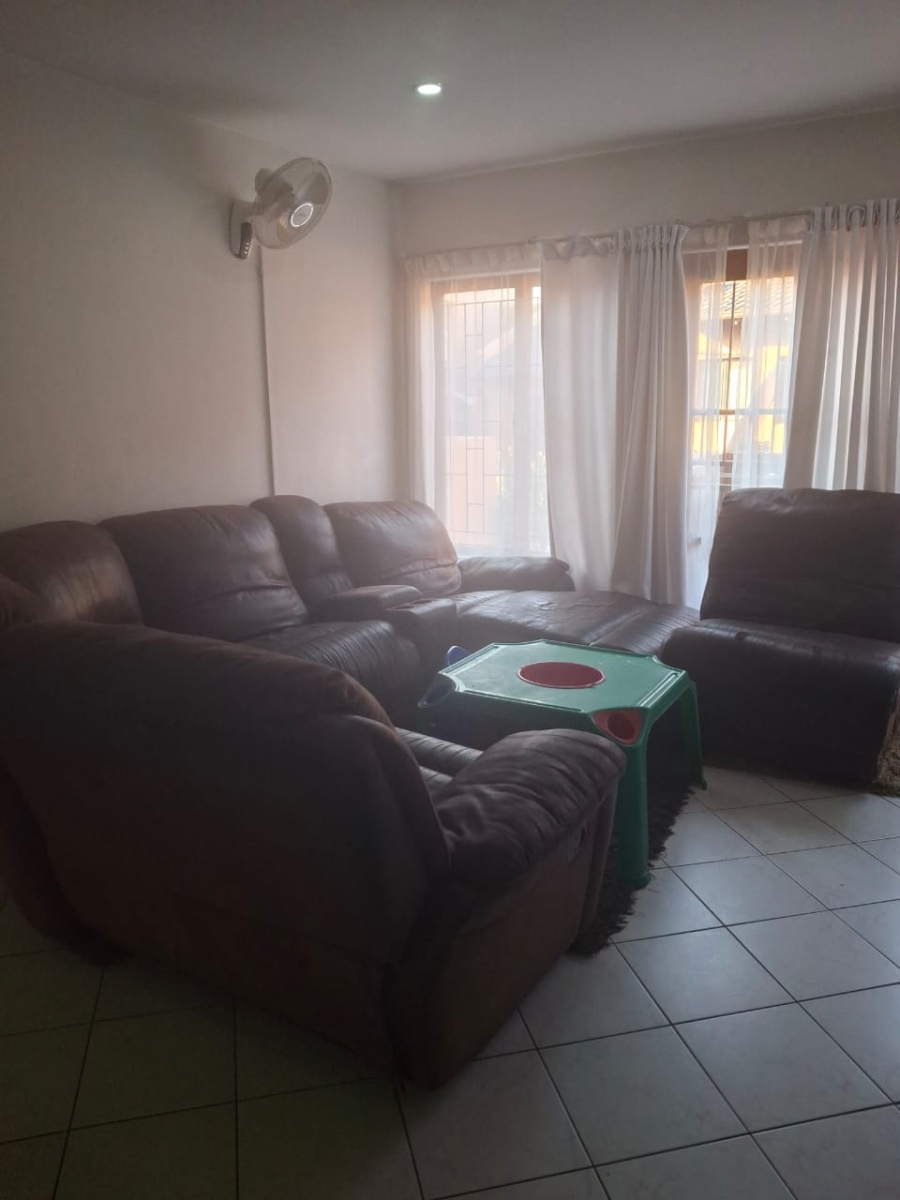 To Let 2 Bedroom Property for Rent in Hurlyvale Gauteng
