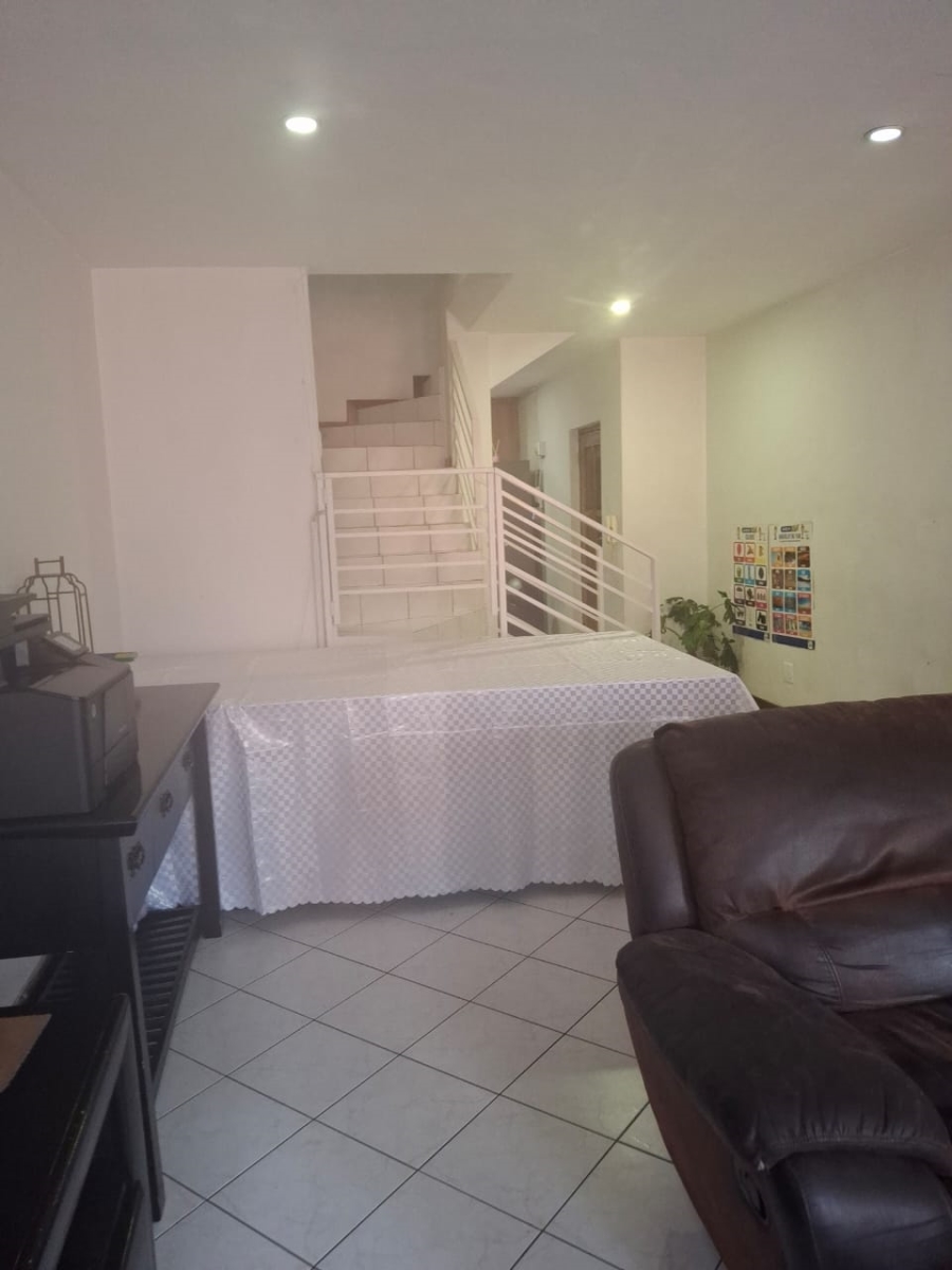 To Let 2 Bedroom Property for Rent in Hurlyvale Gauteng