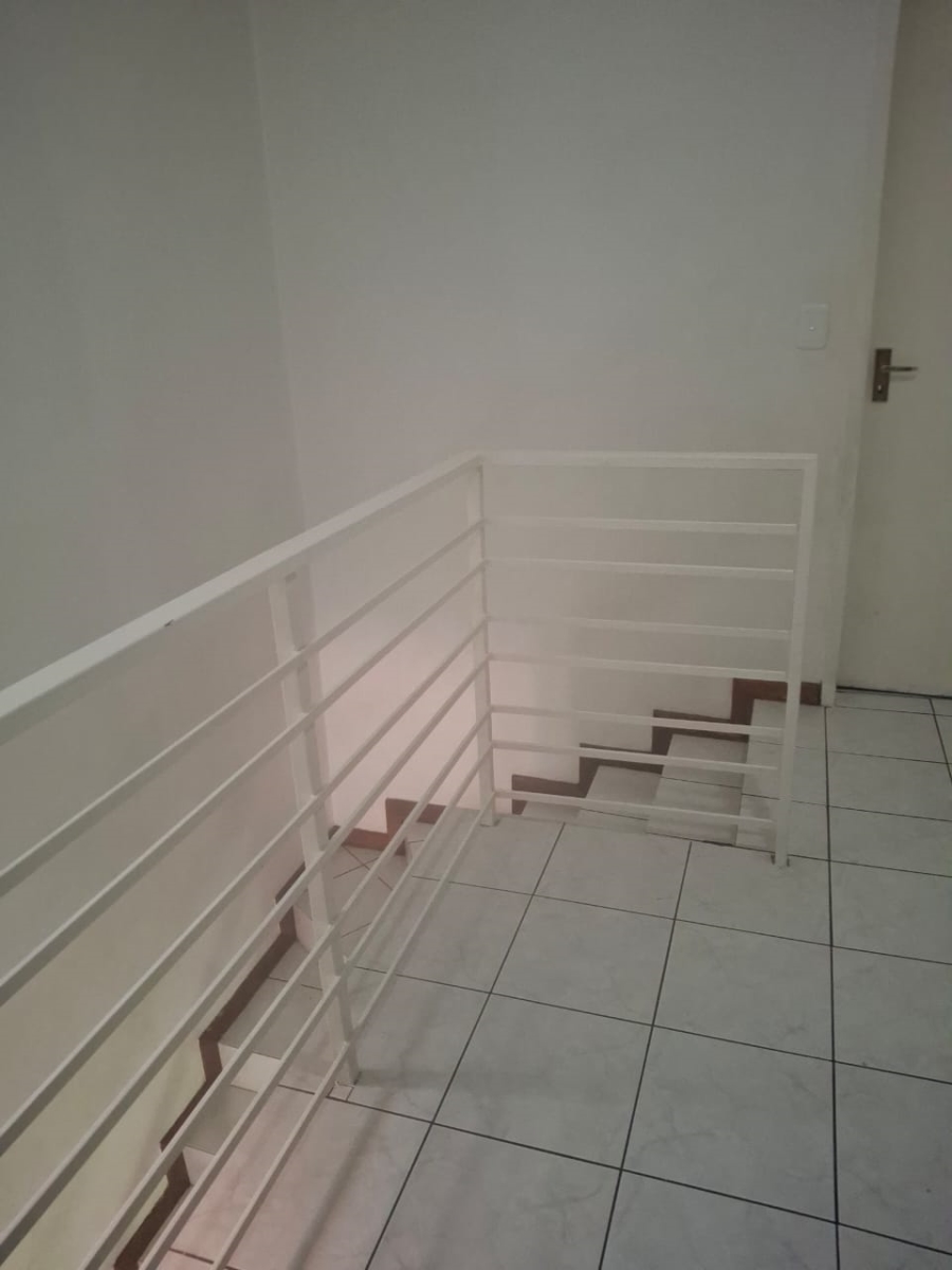 To Let 2 Bedroom Property for Rent in Hurlyvale Gauteng