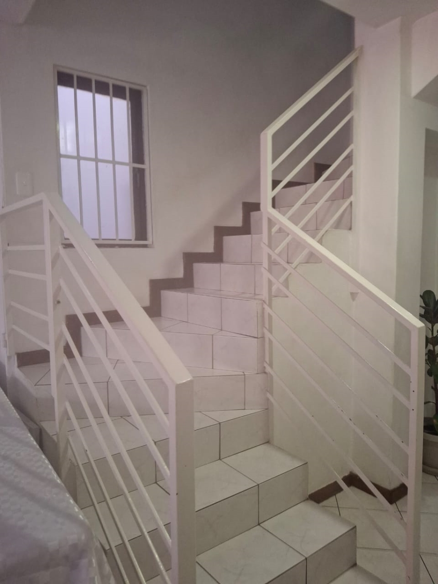 To Let 2 Bedroom Property for Rent in Hurlyvale Gauteng