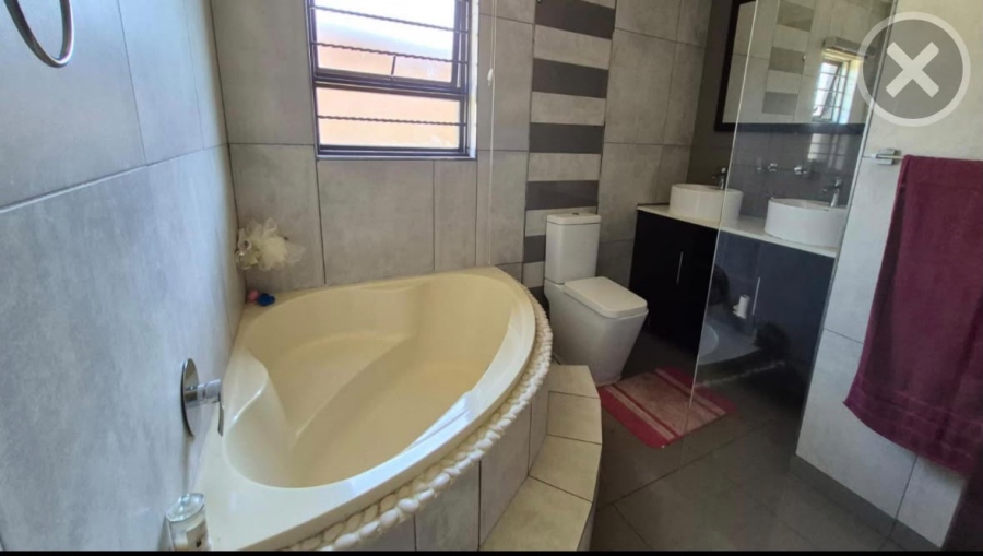 3 Bedroom Property for Sale in Comet Gauteng