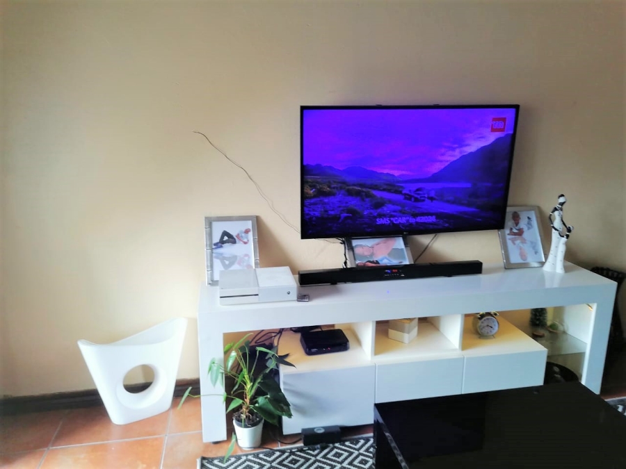 2 Bedroom Property for Sale in Birchleigh Gauteng
