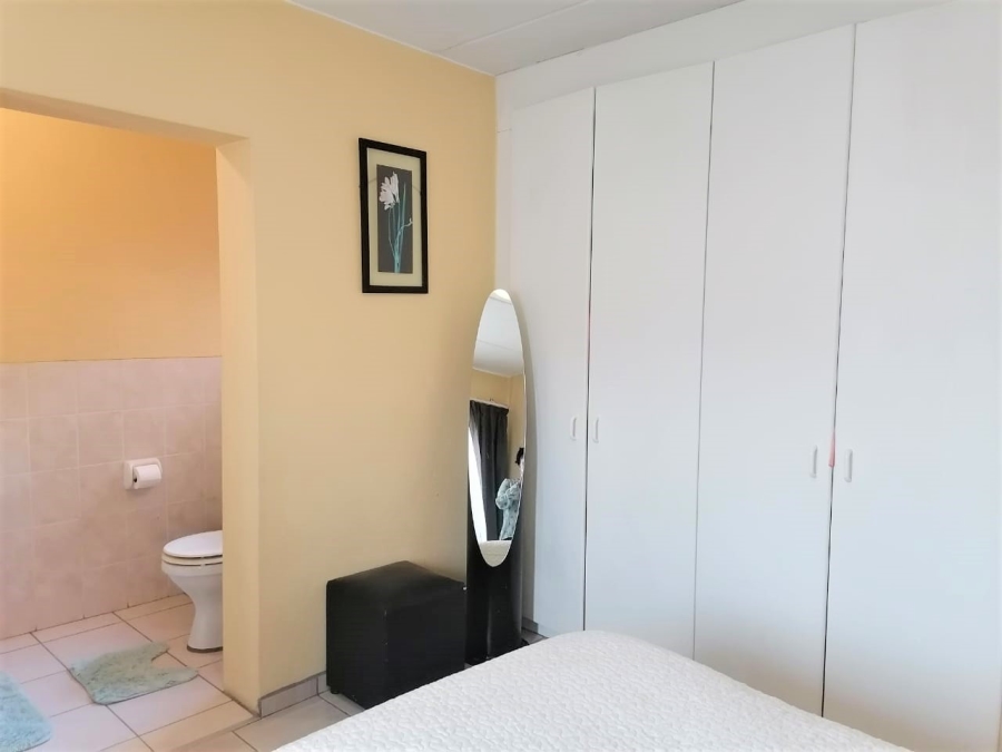 2 Bedroom Property for Sale in Birchleigh Gauteng