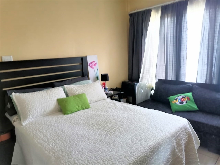 2 Bedroom Property for Sale in Birchleigh Gauteng