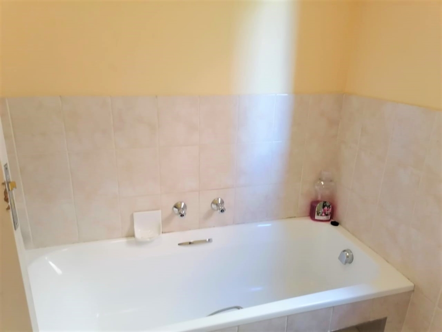 2 Bedroom Property for Sale in Birchleigh Gauteng