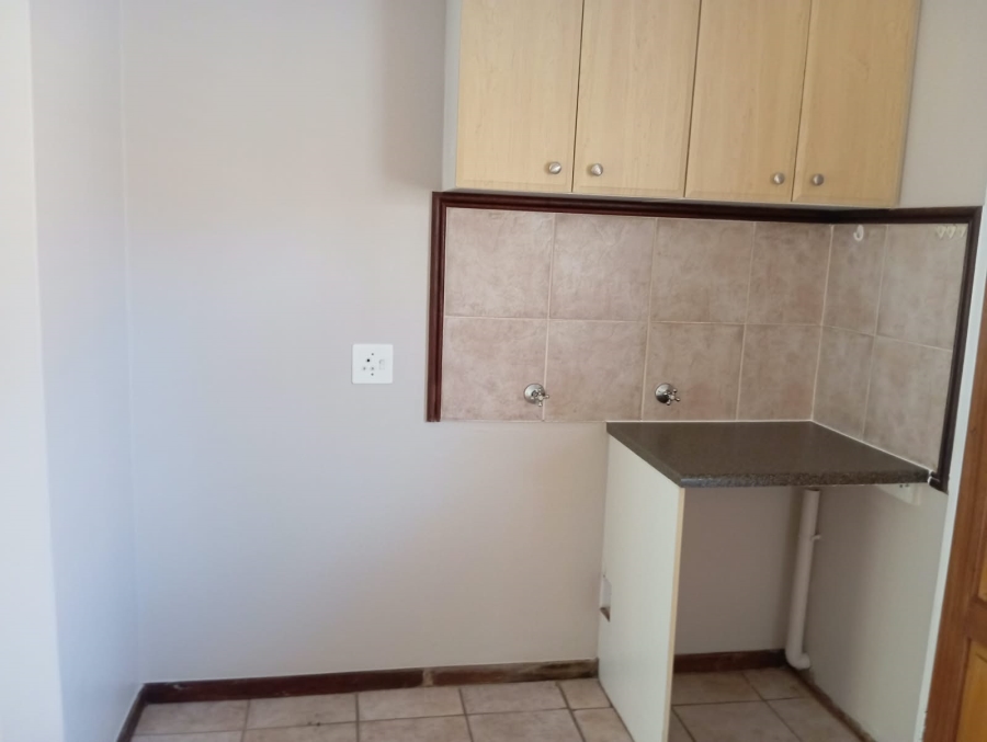 2 Bedroom Property for Sale in Die Hoewes Gauteng