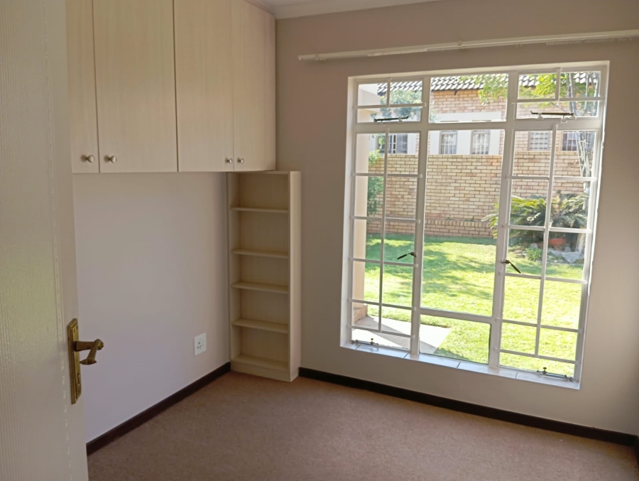 2 Bedroom Property for Sale in Die Hoewes Gauteng