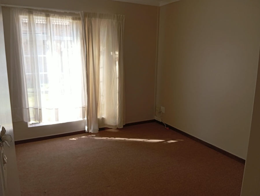 2 Bedroom Property for Sale in Die Hoewes Gauteng