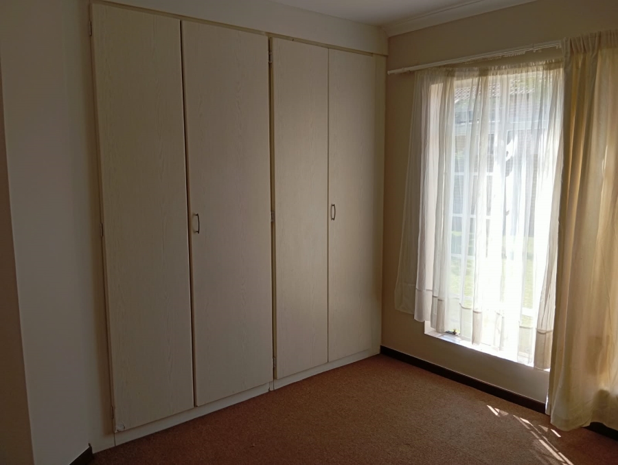 2 Bedroom Property for Sale in Die Hoewes Gauteng