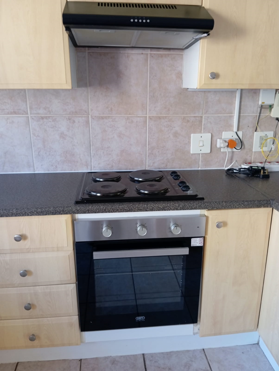2 Bedroom Property for Sale in Die Hoewes Gauteng