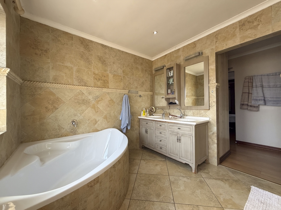 4 Bedroom Property for Sale in Rynfield Gauteng