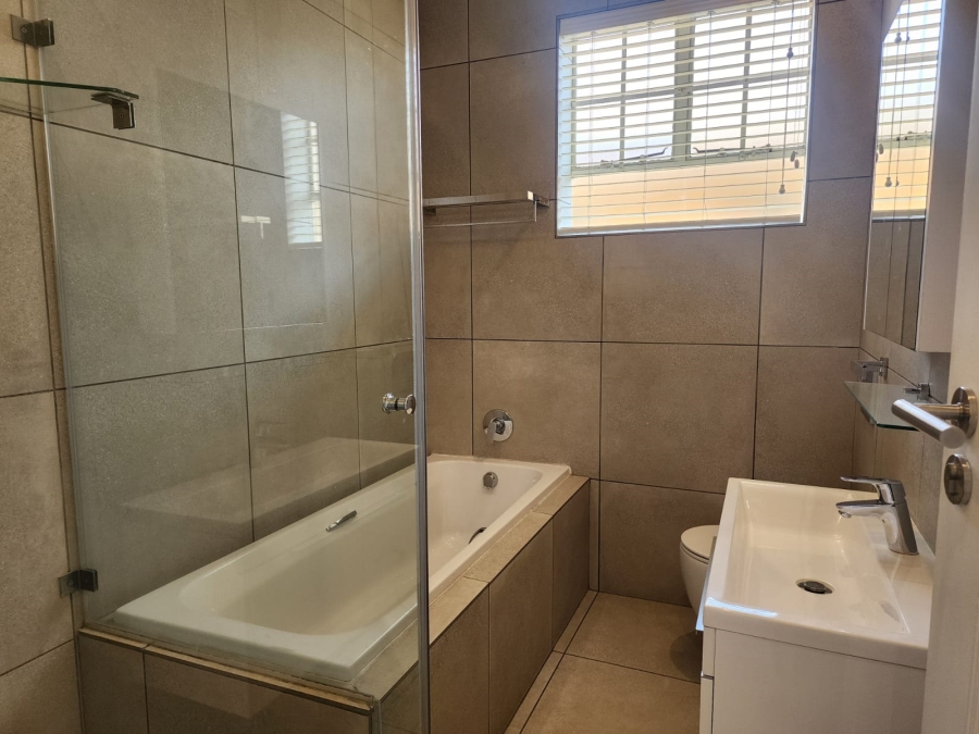 2 Bedroom Property for Sale in Illovo Gauteng