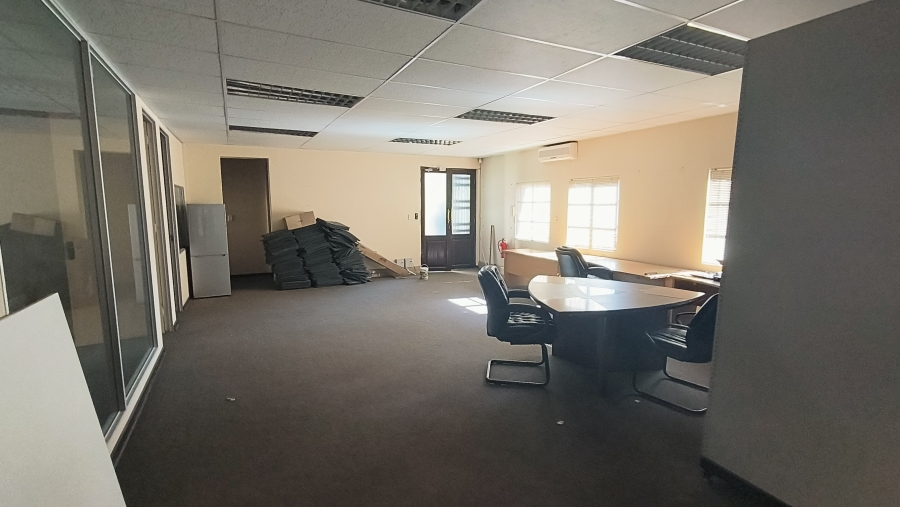 To Let Commercial Property for Rent in Die Hoewes Gauteng