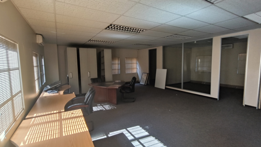 To Let Commercial Property for Rent in Die Hoewes Gauteng