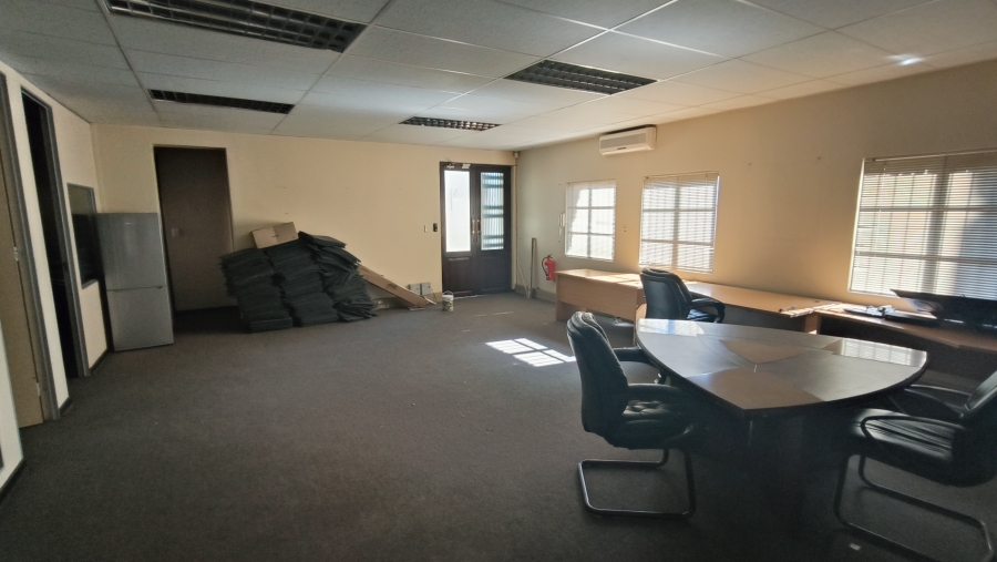 To Let Commercial Property for Rent in Die Hoewes Gauteng