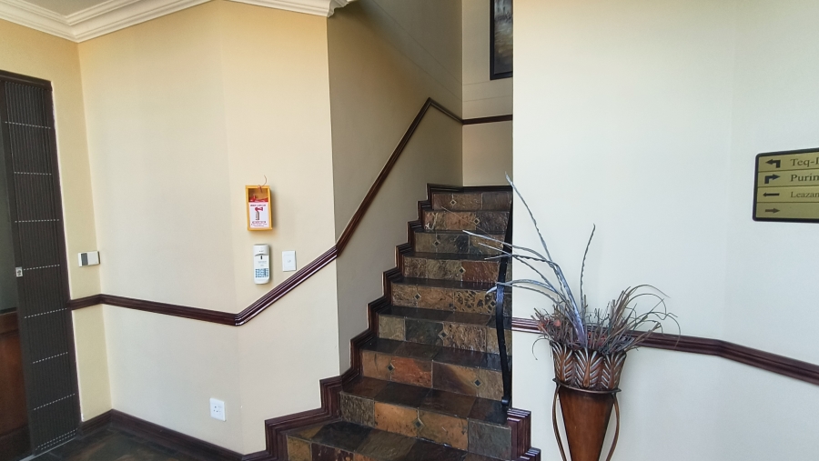 To Let Commercial Property for Rent in Die Hoewes Gauteng