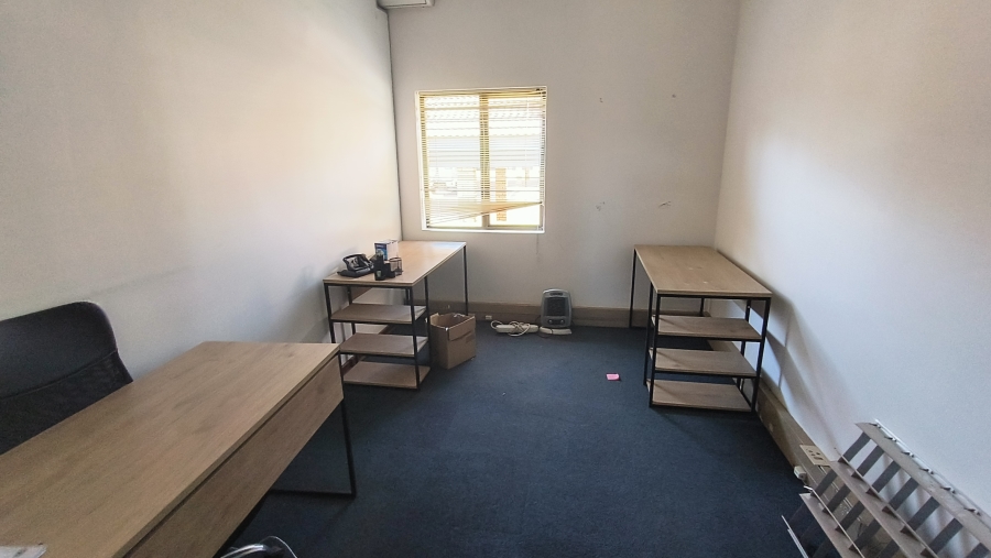 To Let Commercial Property for Rent in Die Hoewes Gauteng
