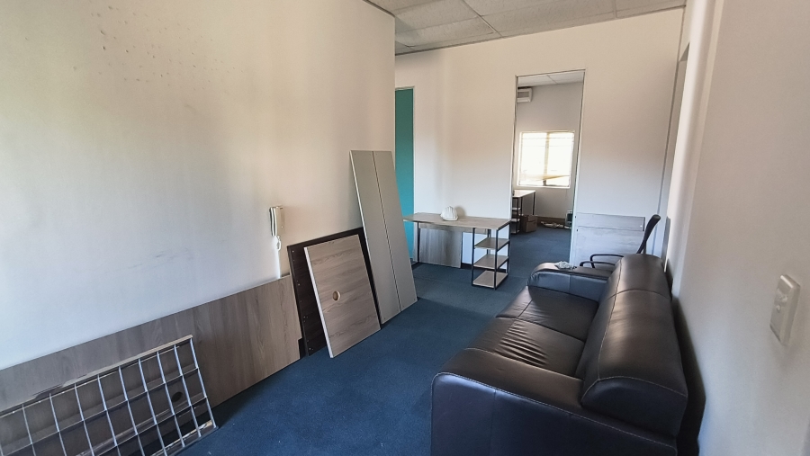 To Let Commercial Property for Rent in Die Hoewes Gauteng
